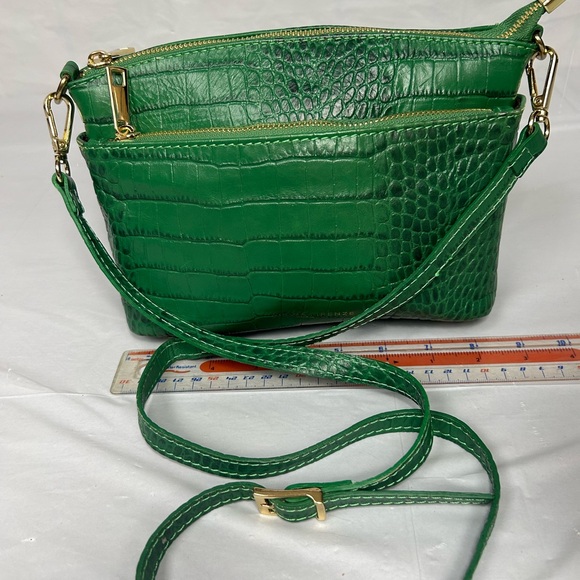 Divina Firenze Genuine Italian Leather Kelly Green crossbody - Picture 6 of 13